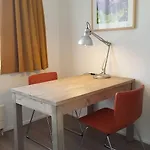 Quiet Spacious Gasthuis *