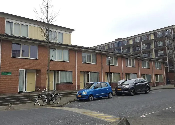 Quiet Spacious Πανσιόν *